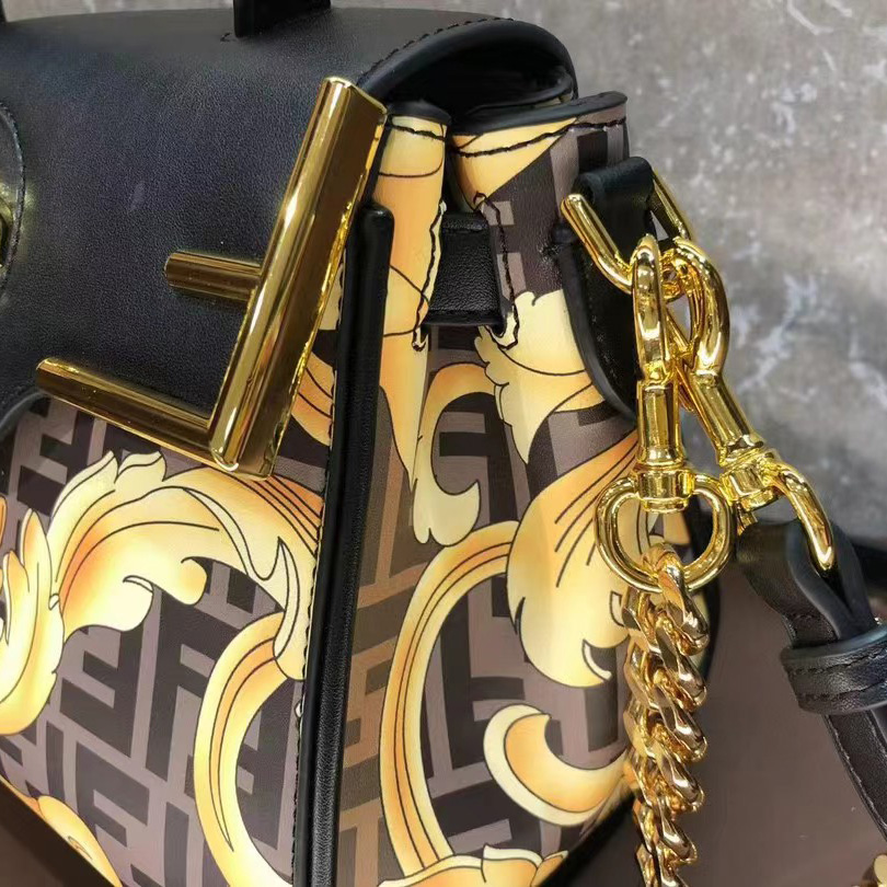 Versace Fendace La Medusa Medium Handbag(25-22-15cm) - 