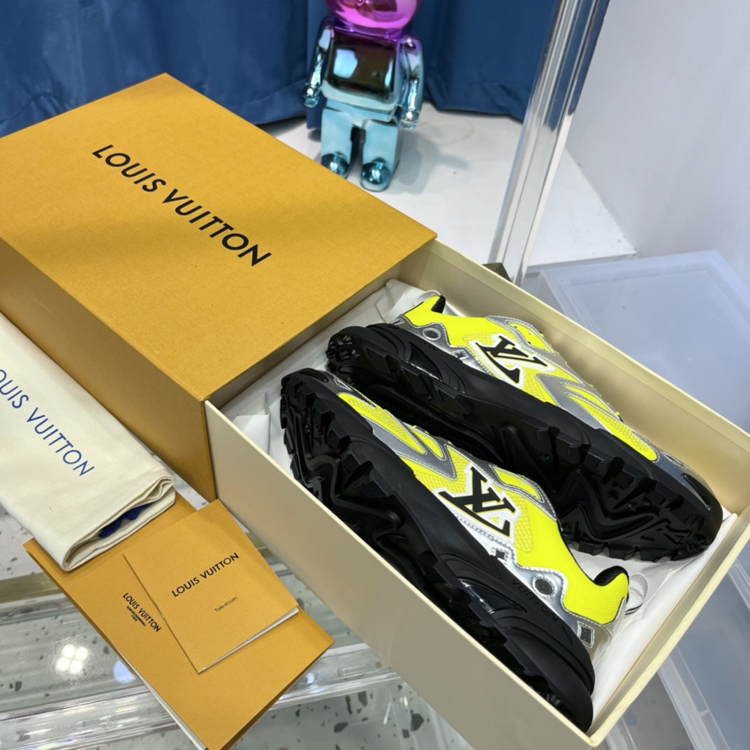 Louis Vuitton  LV Runner Tatic Sneaker     1AA3A8 - 