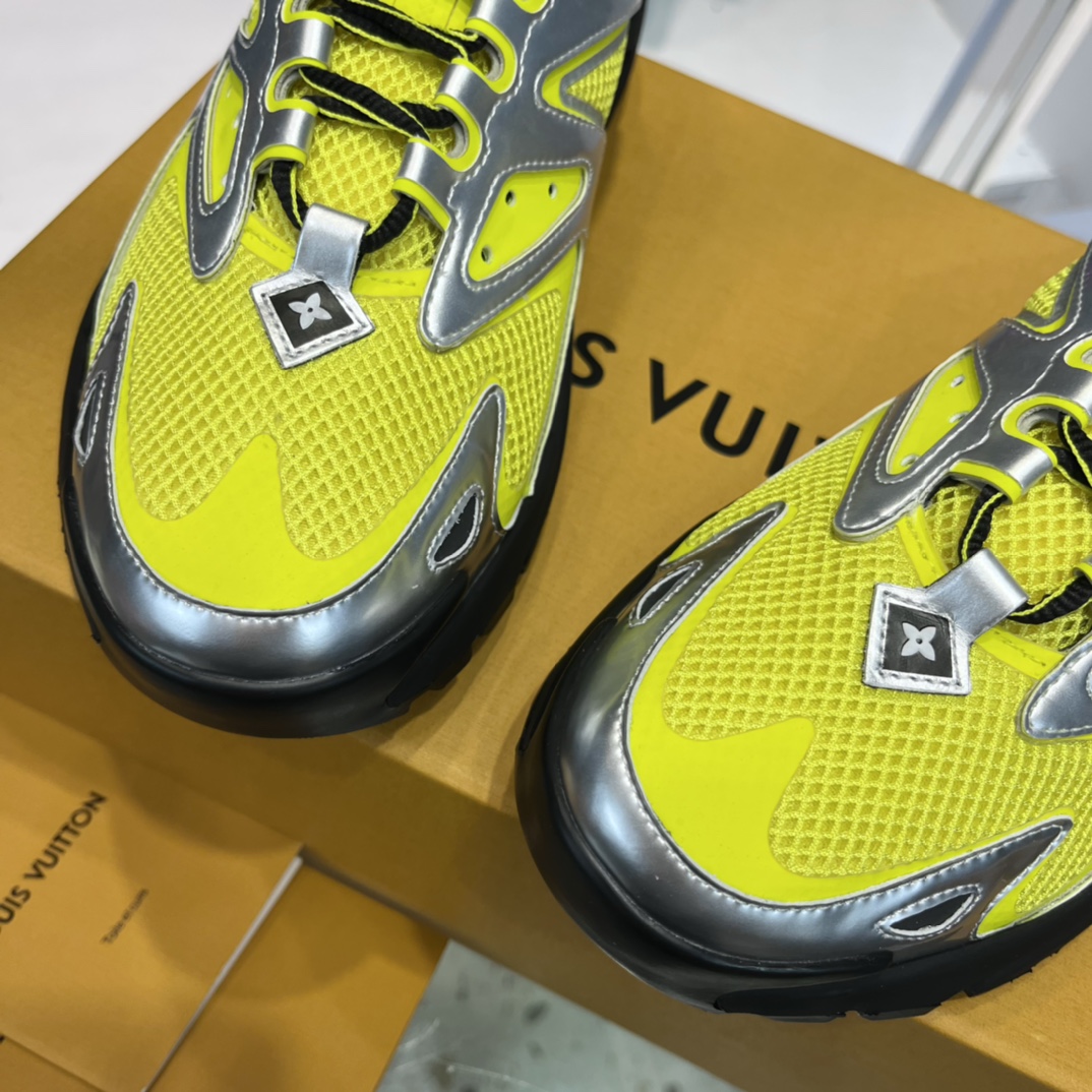 Louis Vuitton  LV Runner Tatic Sneaker     1AA3A8 - 