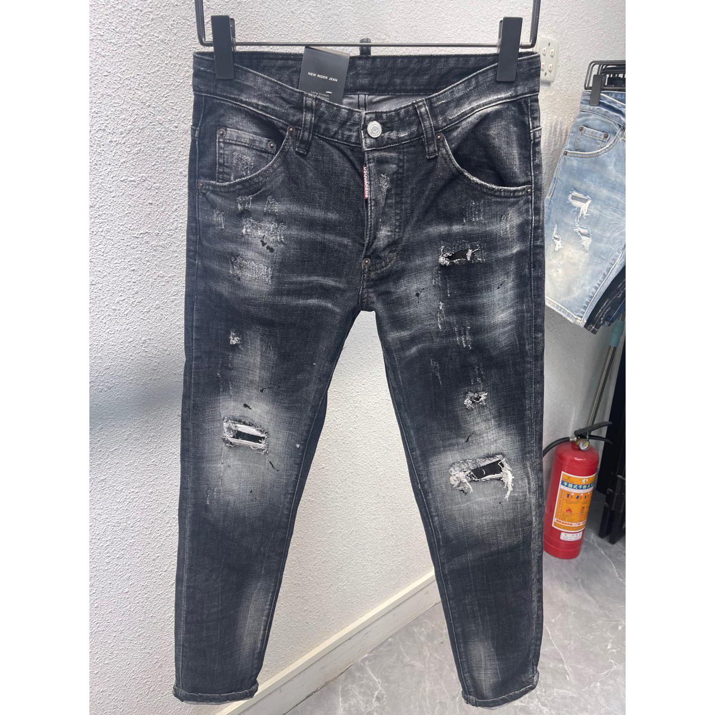 Dsquared2  Denim Jean   085 - DesignerGu