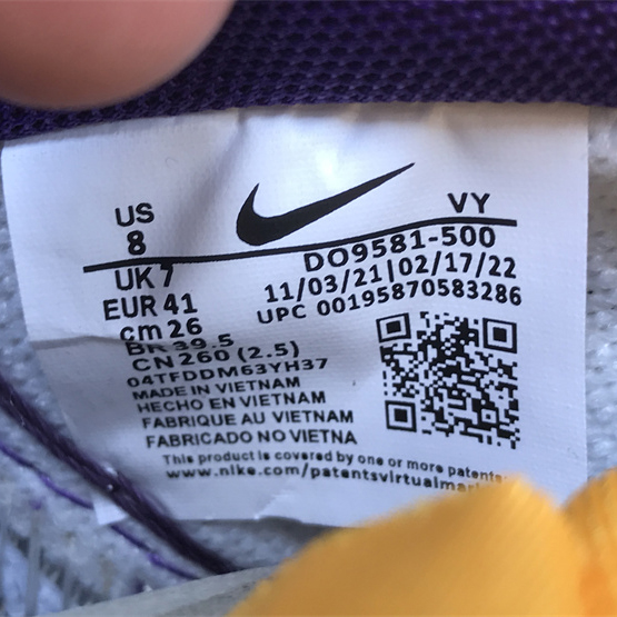 Nike Dunk Low “Lisa Leslie” Sneaker     DO9581-500 - 