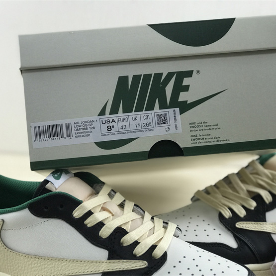 Travis Scott x Air Jordan 1 " Reverse Mocha " Sneaker   DM7866-128 - 
