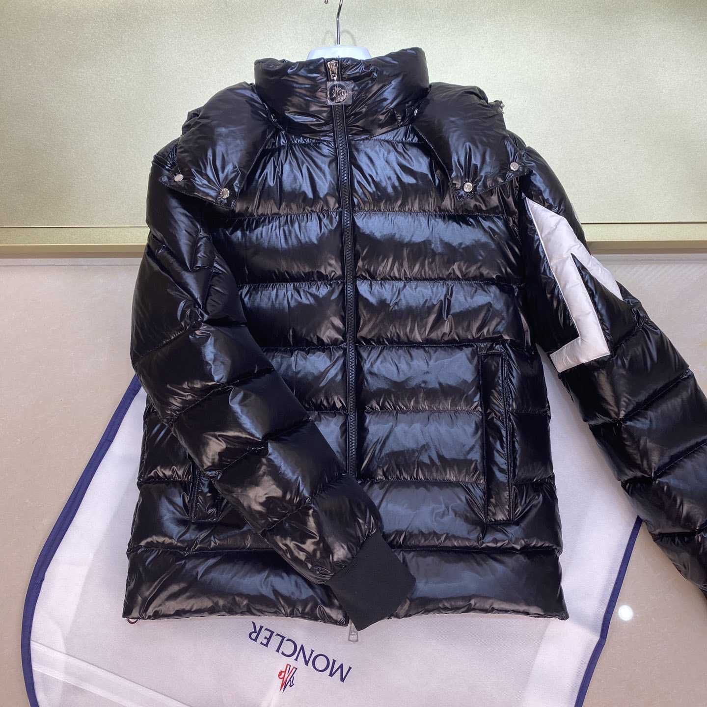 Moncler Corydale Short Down Jacket - DesignerGu