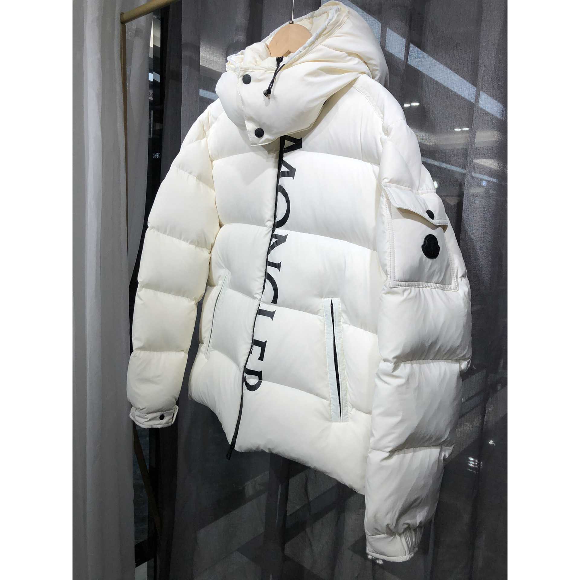 Moncler Dieng Short Down Jacket - 