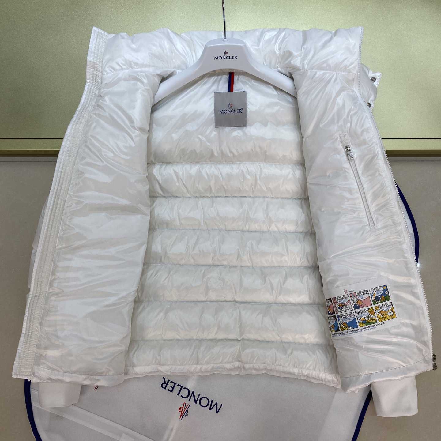 Moncler Corydale Short Down Jacket - DesignerGu
