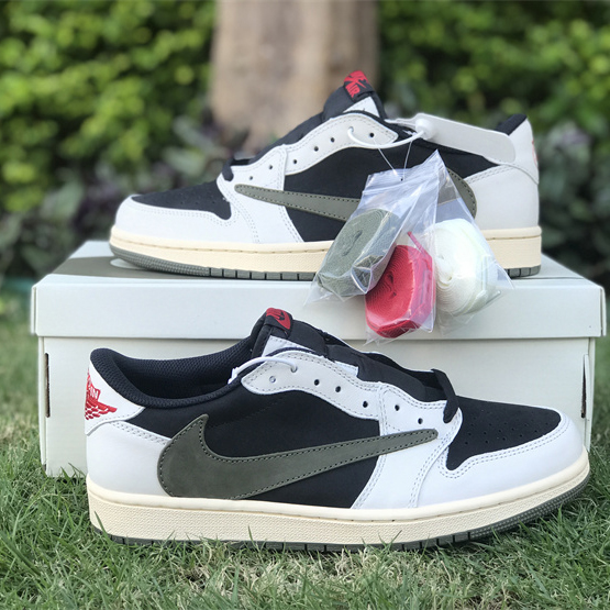 Travis Scott x Air Jordan 1 Low WMNS Sneaker   DZ4137-106 - 