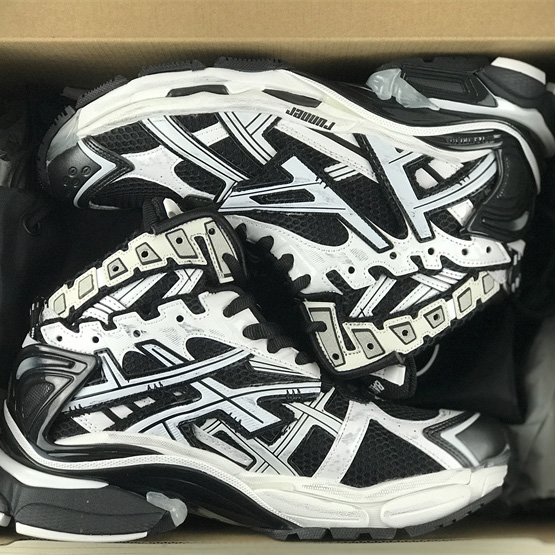 Balenciaga Runner High Top Sneaker - 