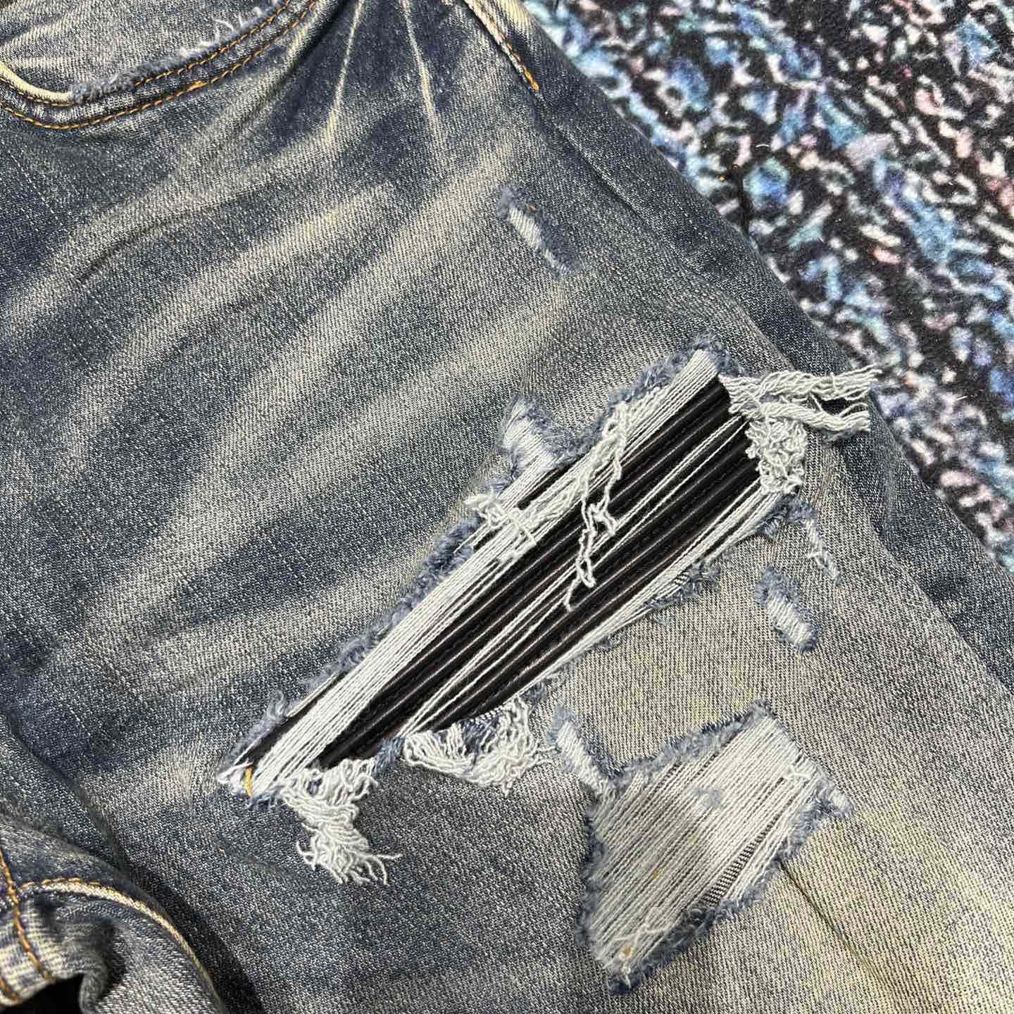 Amiri Slim Fit Jeans    531 - DesignerGu