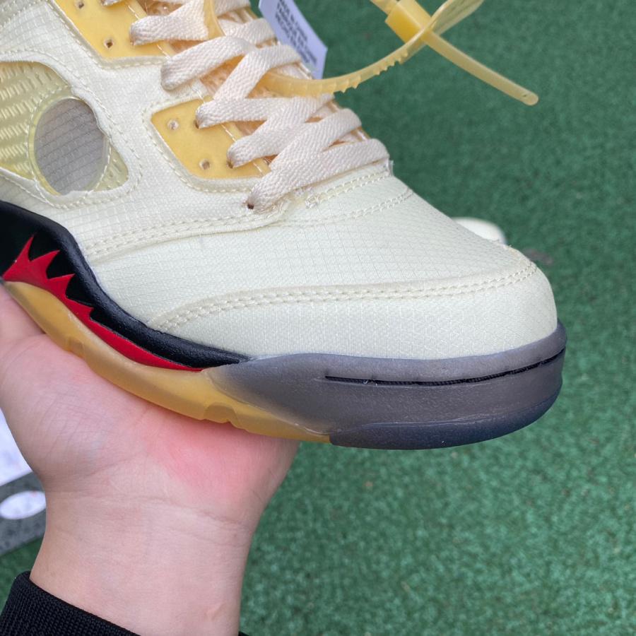 AirJordan 5 AJ5 x Off-White Ow Sneaker      DH8565-100 - 
