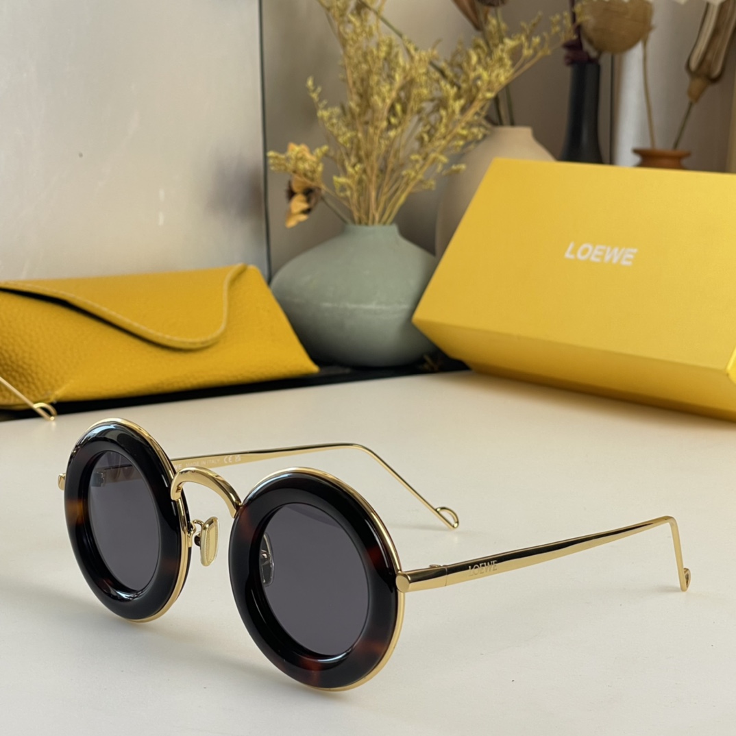 Loewe Round Sunglasses In Acetate     LW40094U - DesignerGu