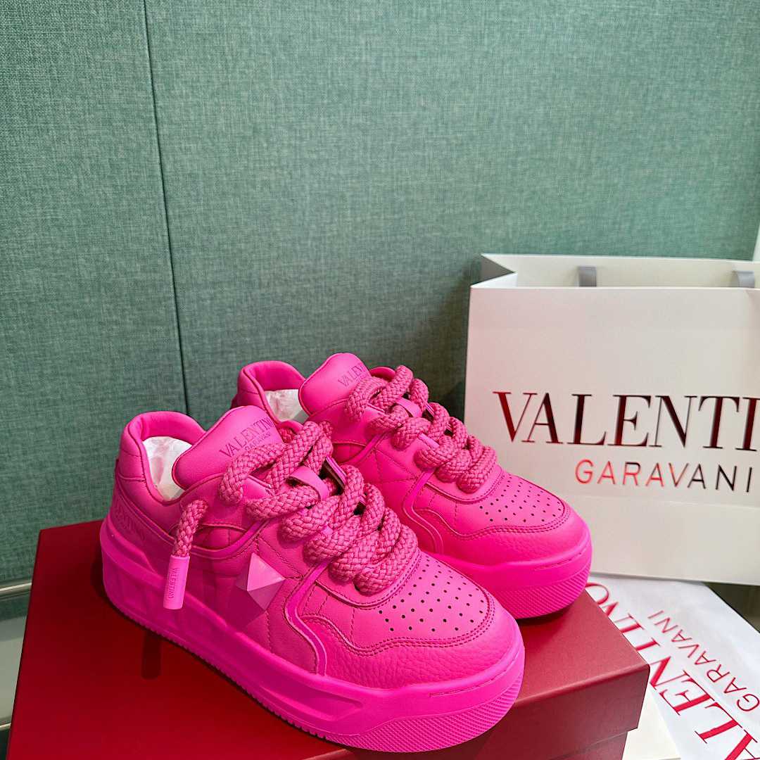 Valenti One Stud XL Nappa Leather Low-Top Sneaker - 
