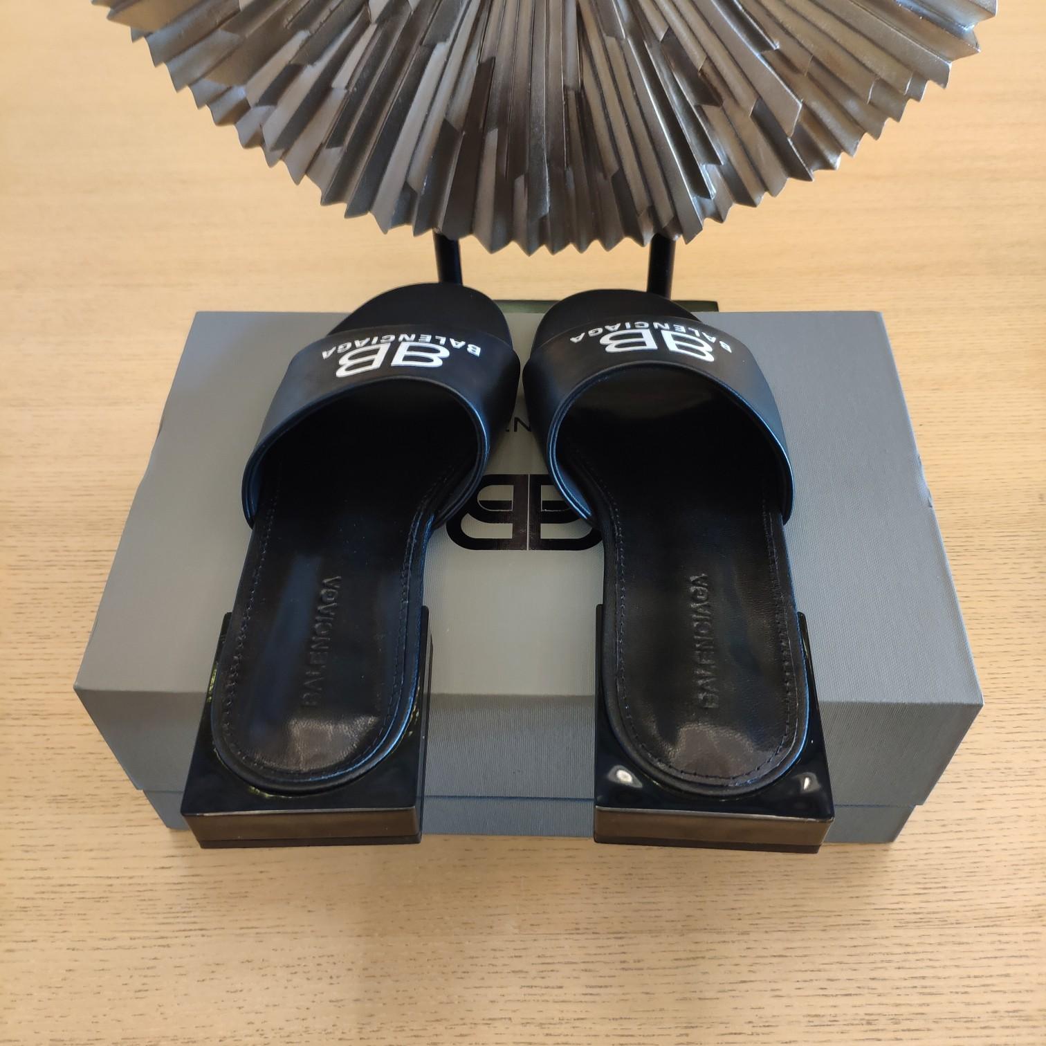 Balenciaga Box Mule Leather Sandals - 