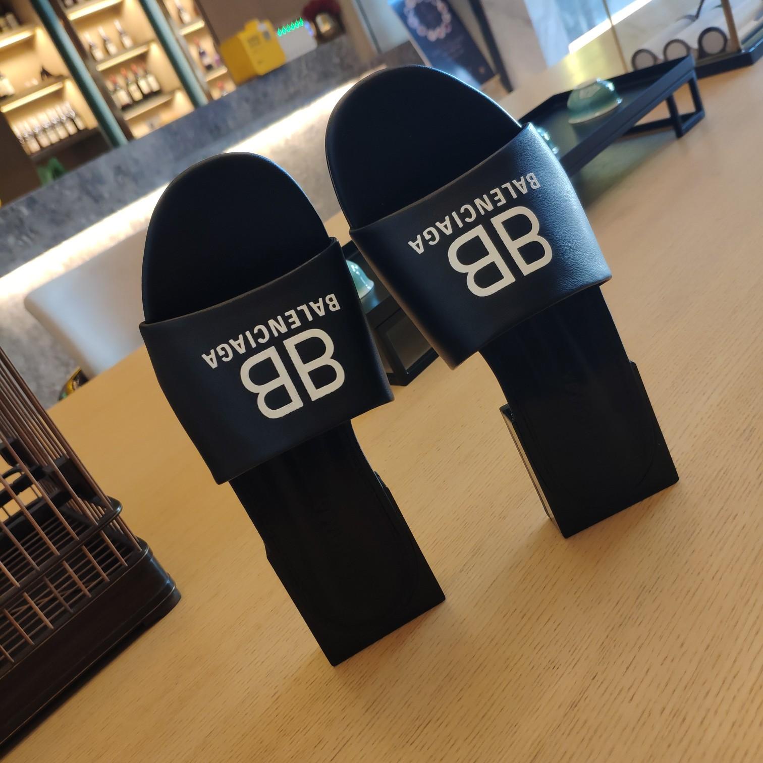 Balenciaga Box Mule Leather Sandals - 