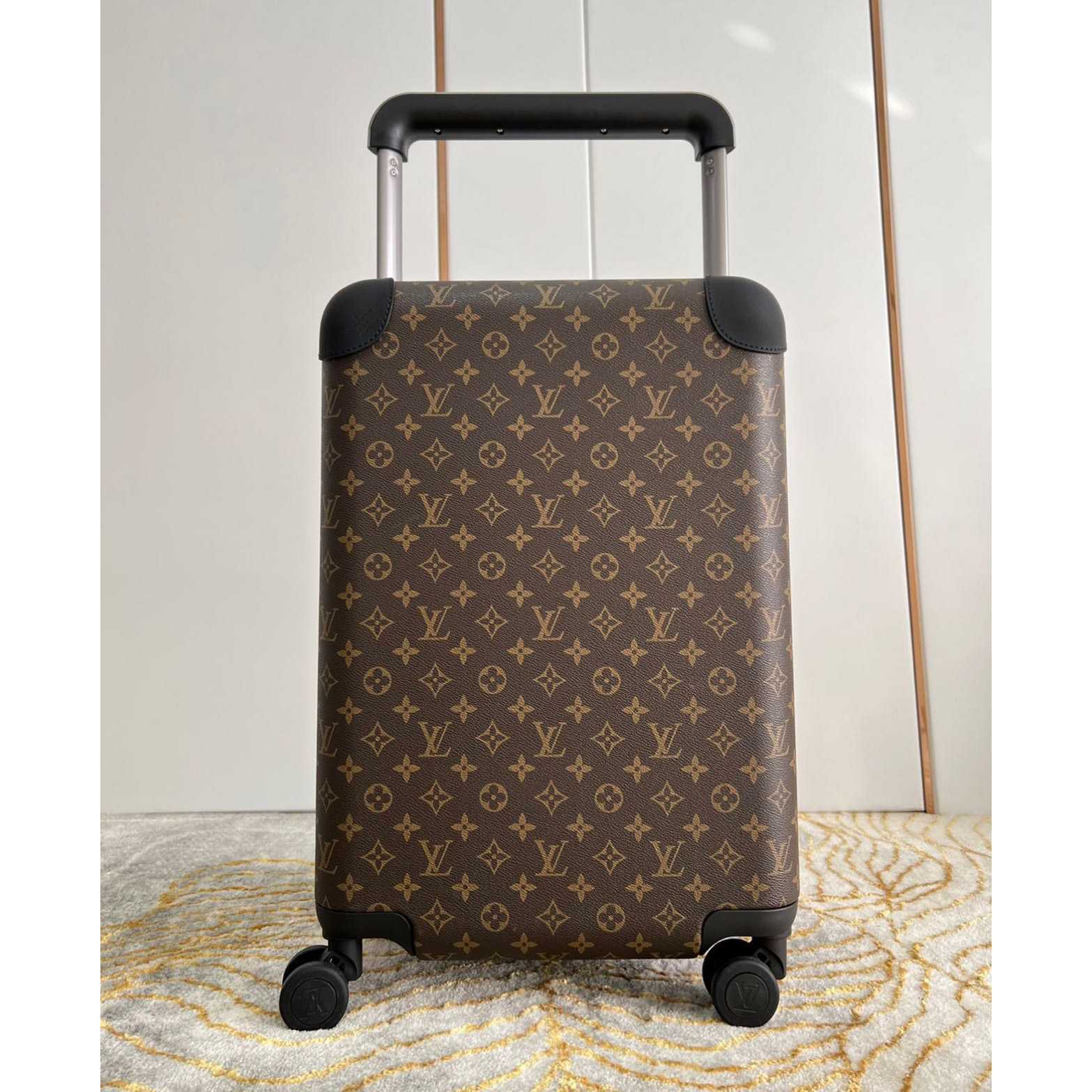 Louis Vuitton Luggage  20inch - DesignerGu