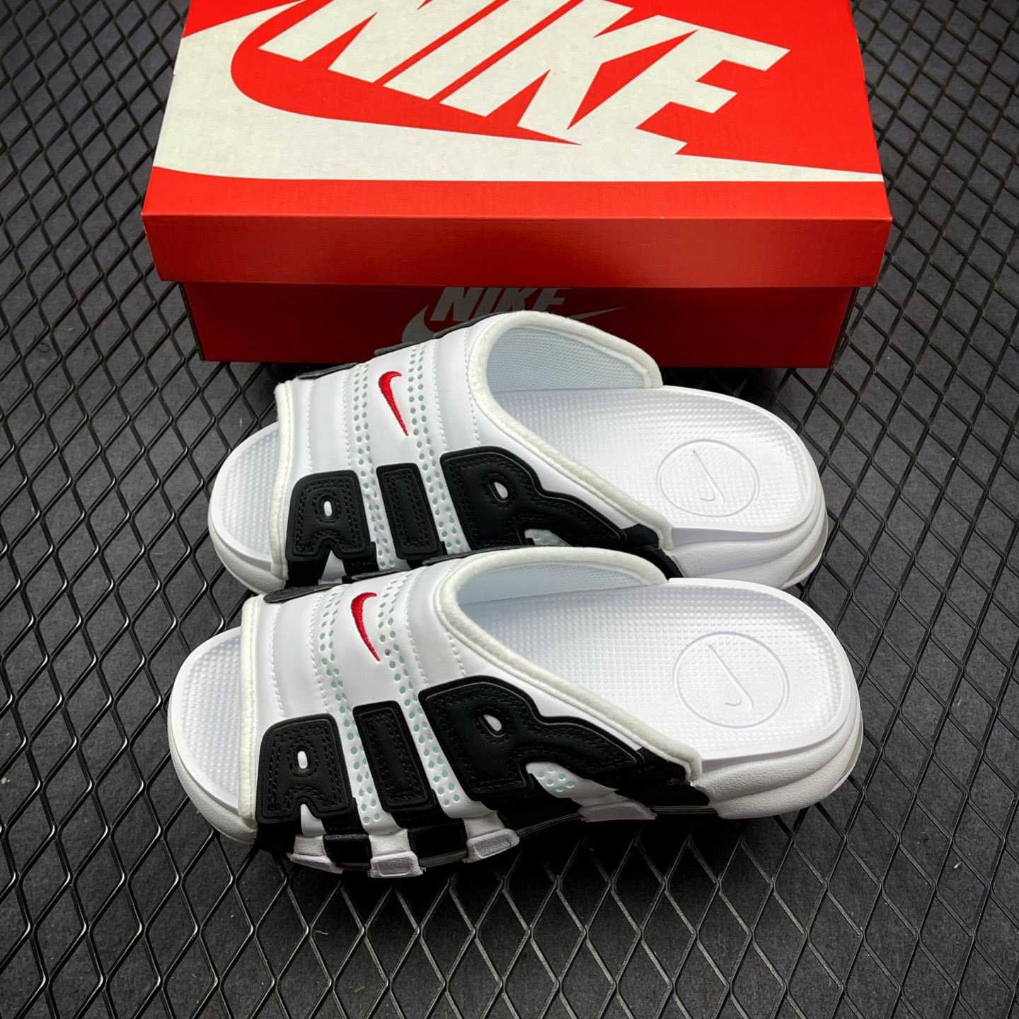 Nike Air More Uptempo Slide   FN3437-160  - 