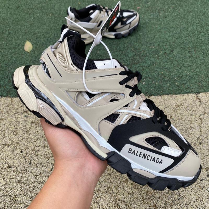 Balenciaga Track 3.0 Sneaker  - 
