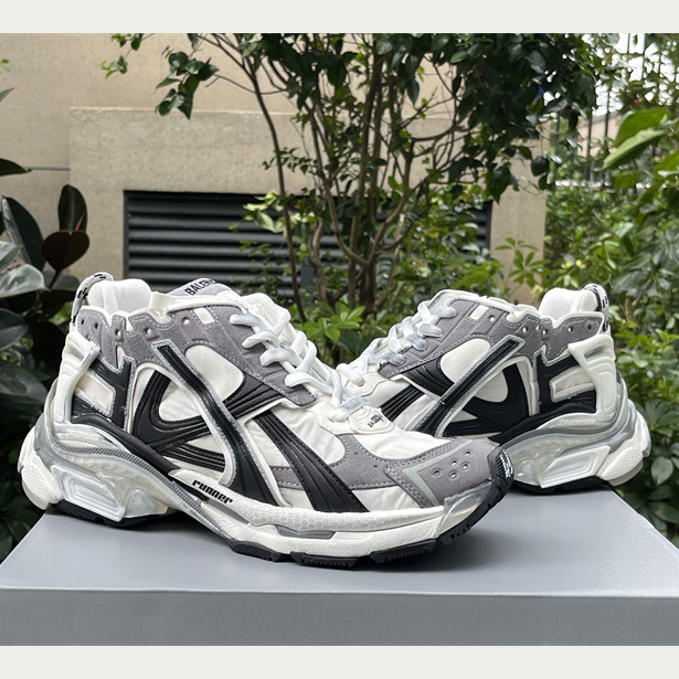 Balenciaga Runner Sneaker  - 