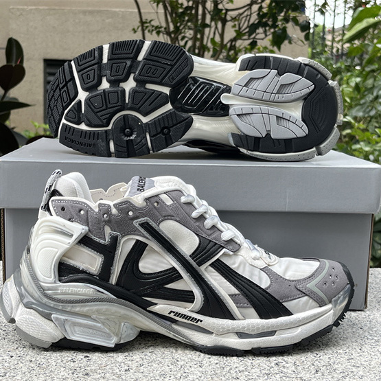 Balenciaga Runner Sneaker  - 