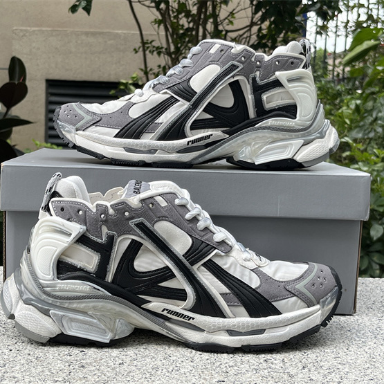 Balenciaga Runner Sneaker  - 