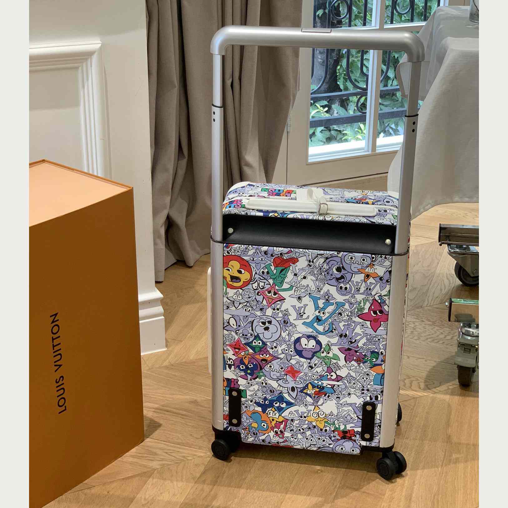 Louis Vuitton Horizon Luggage  - 