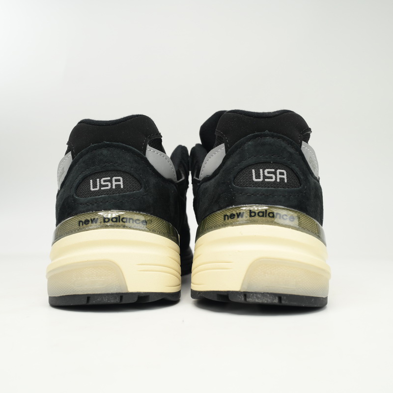 New Balance 992 Black Sneakers      M992BL  - 