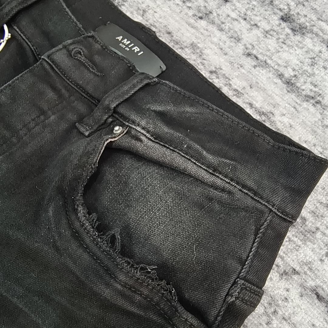 Amiri Slim Fit Jeans    658 - 