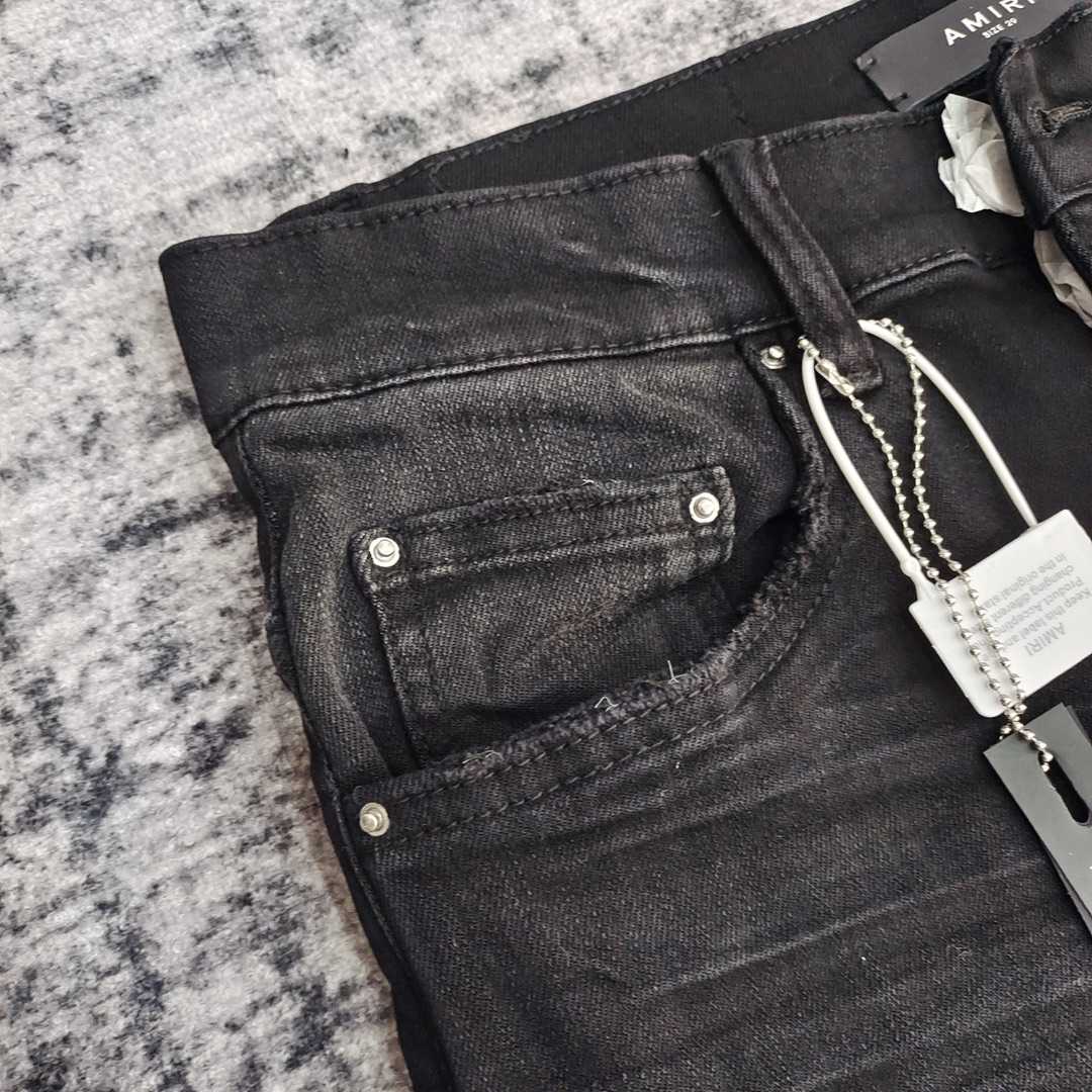 Amiri Slim Fit Jeans    658 - 