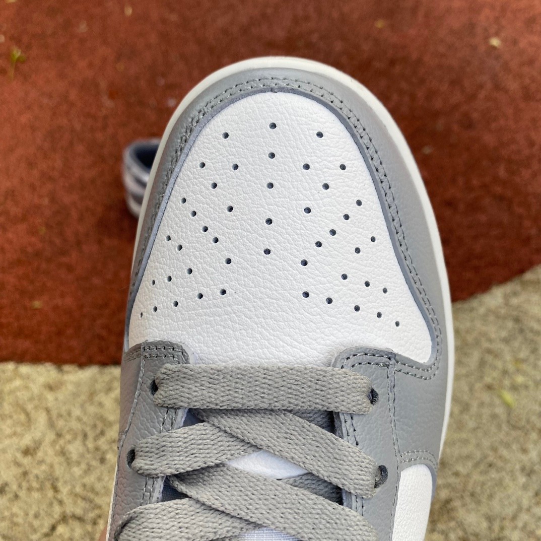 NikeDunk Low Sneakers          FJ4188-100 - 