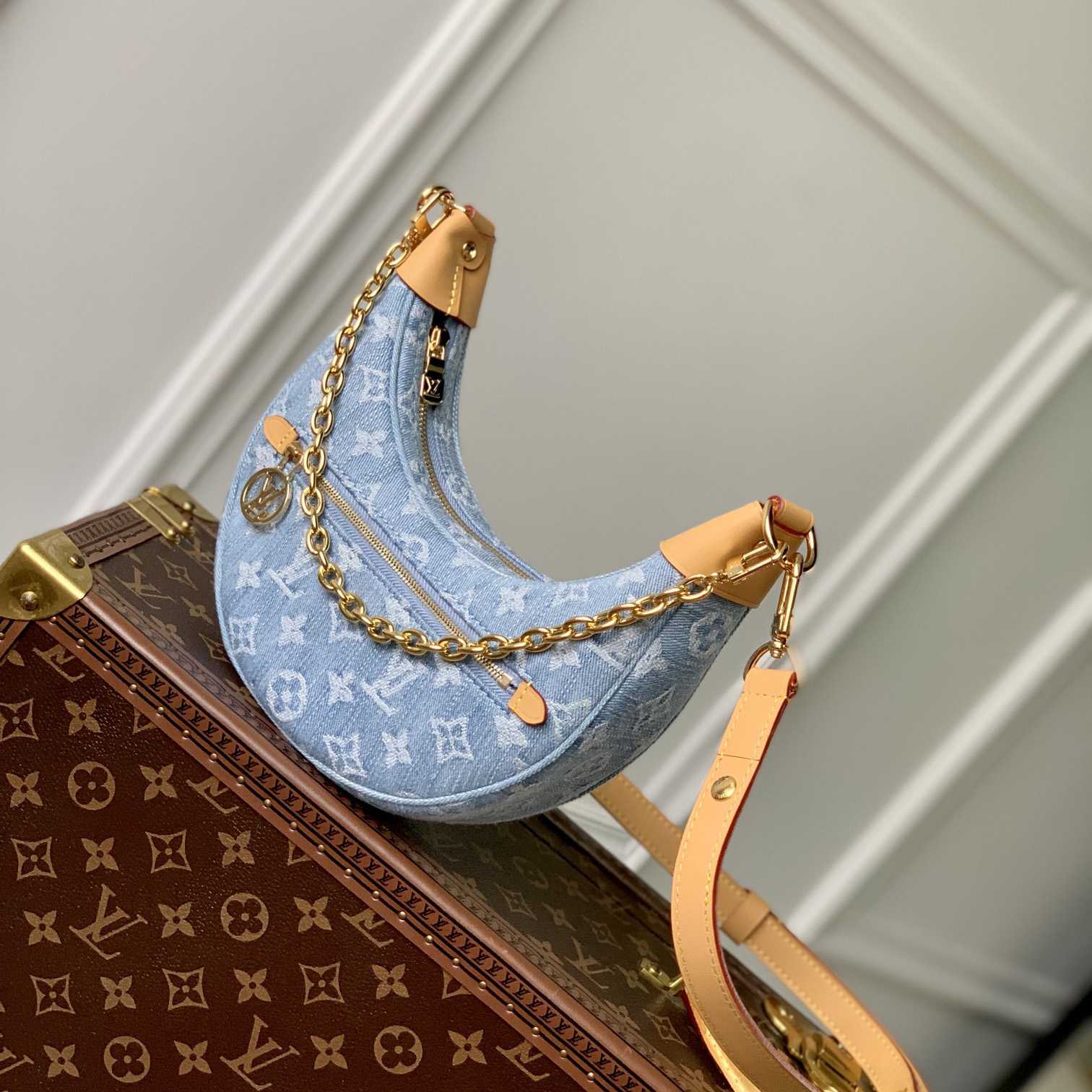 Louis Vuitton Loop  M24846 - 