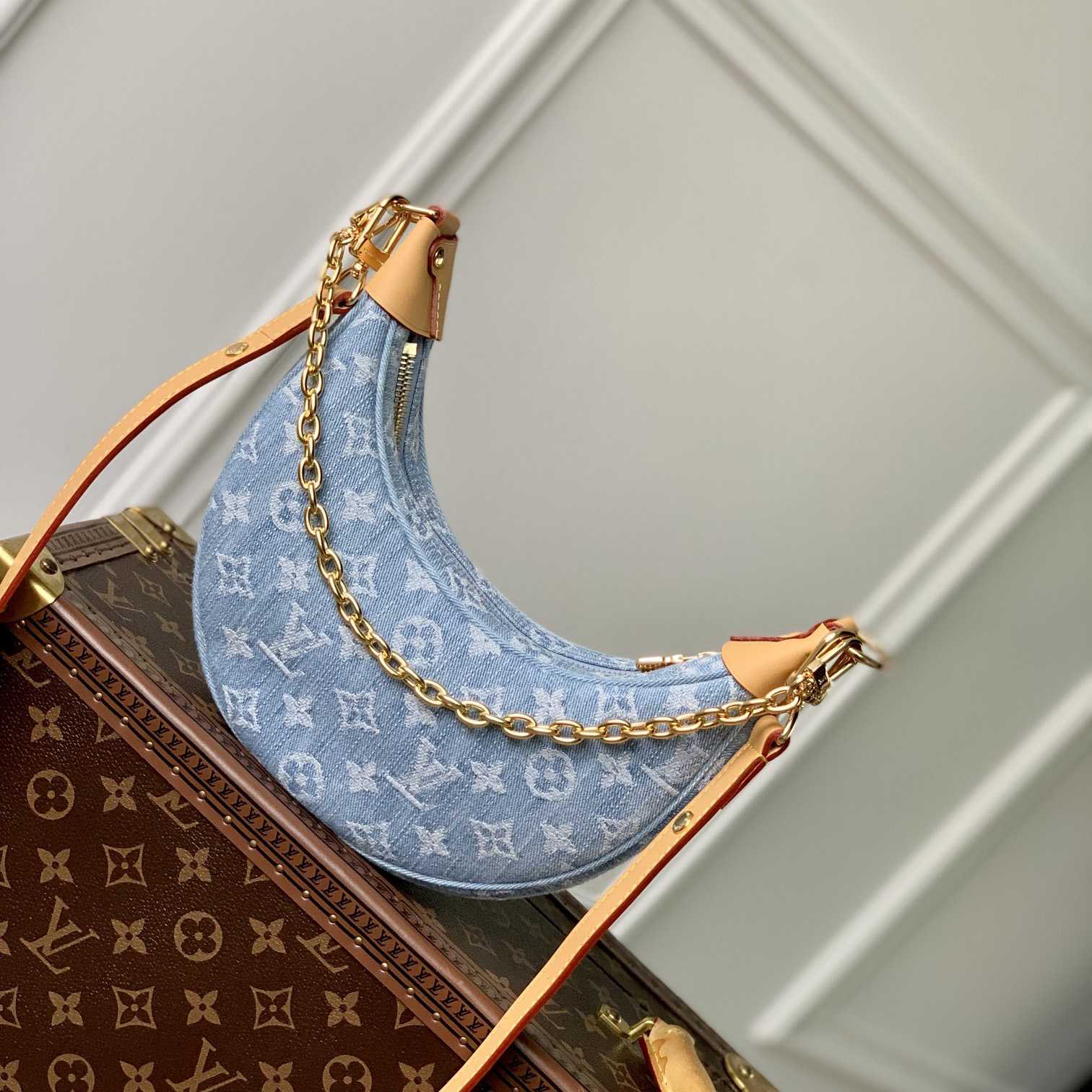 Louis Vuitton Loop  M24846 - 