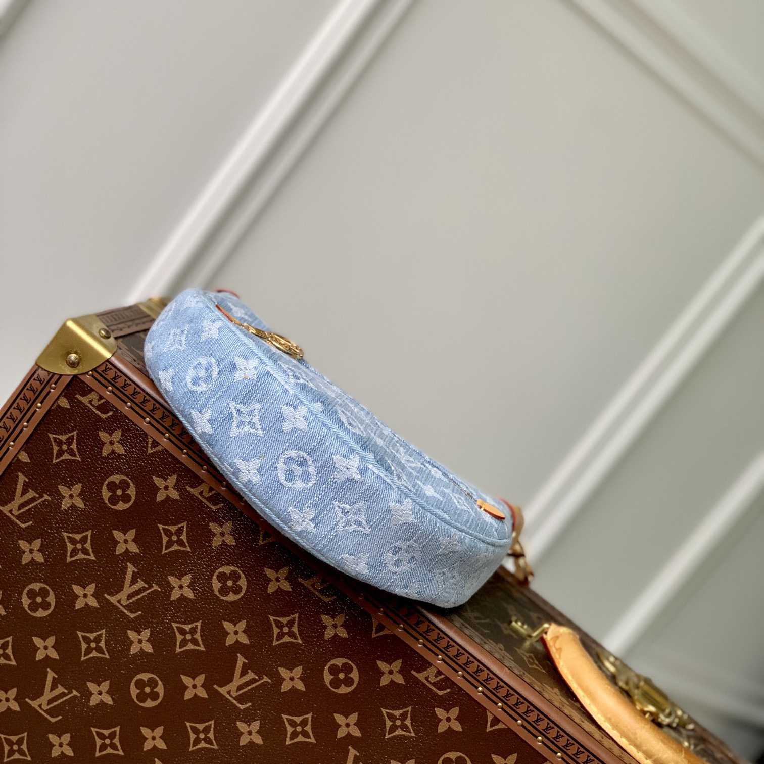Louis Vuitton Loop  M24846 - 