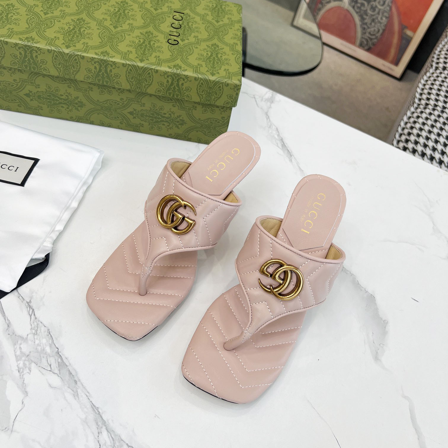 Gucci Women's Double G thong sandal - 