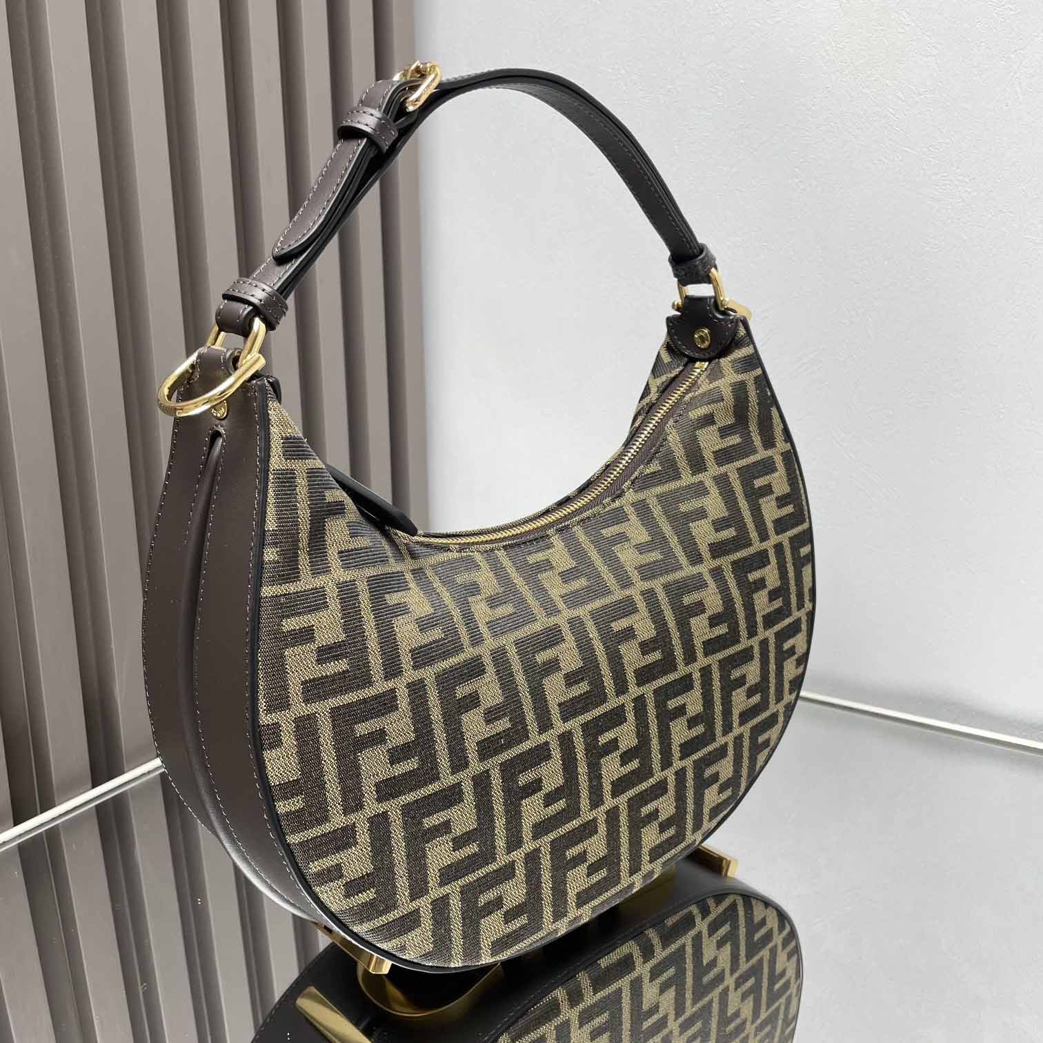Fendi Fendigraphy Hobo Bag （29-24.5-10cm） - 