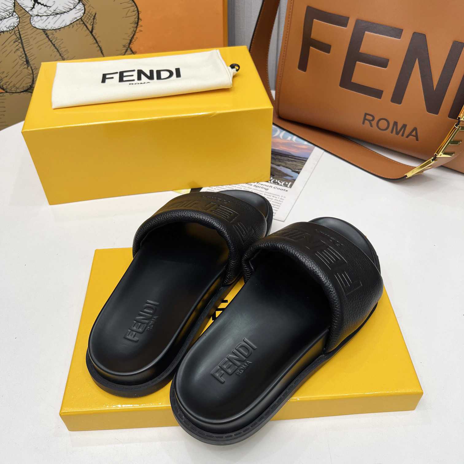 Fendi Roma Slides Black Leather Fussbett - 