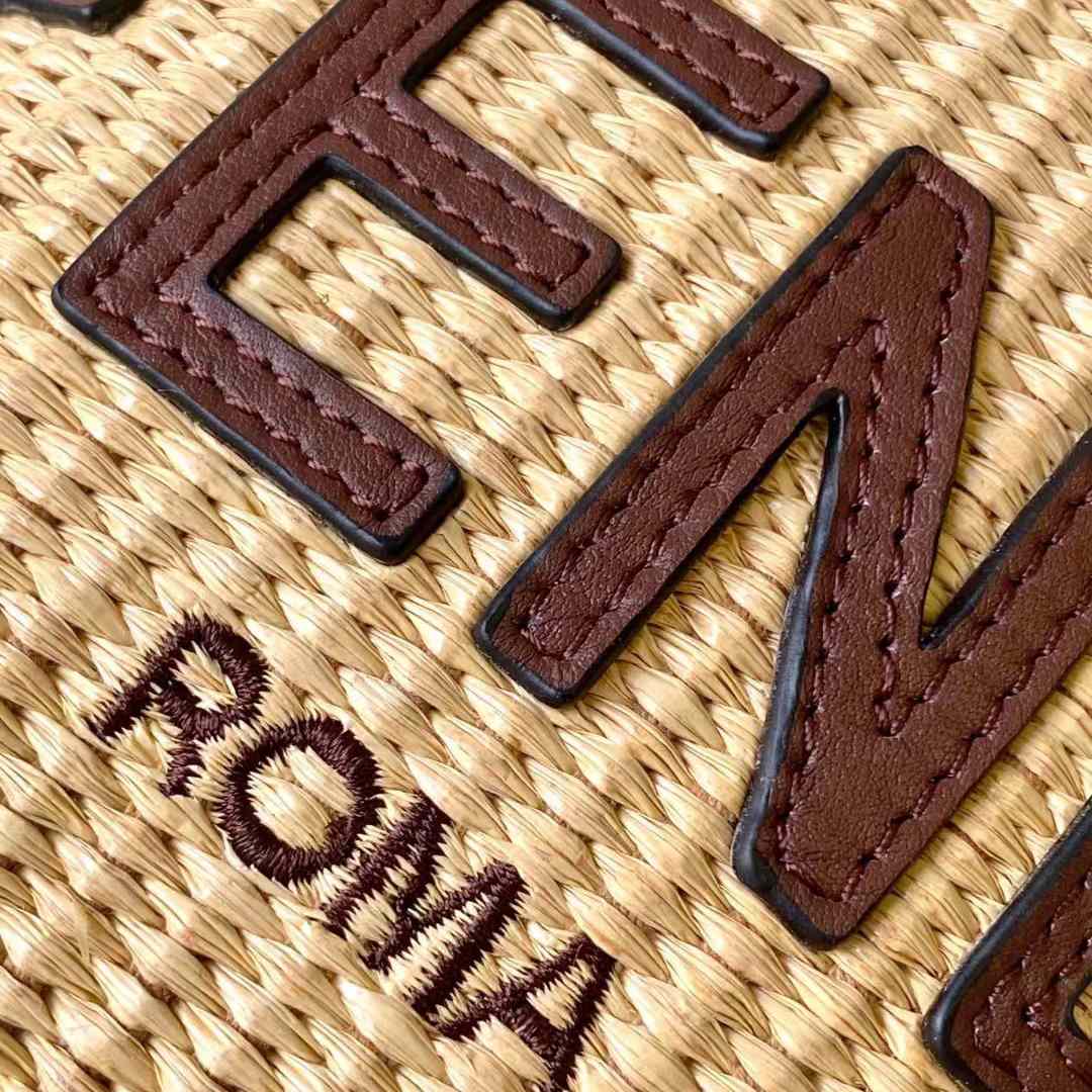 Fendi "Mon Tresor" Mini Bag  (12-18-10cm) - 