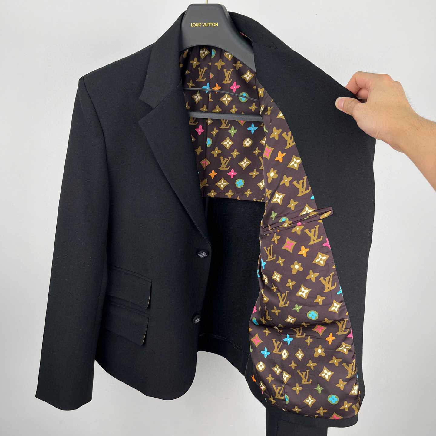 Louis Vuitton Embroidered Signature Wool Tailored Jacket   1AFRD1 - 
