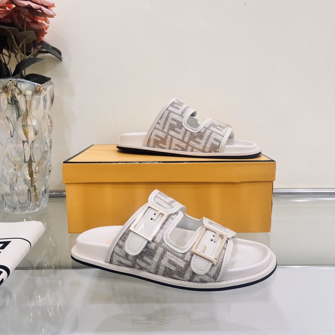 Fendi Feel Slides - 