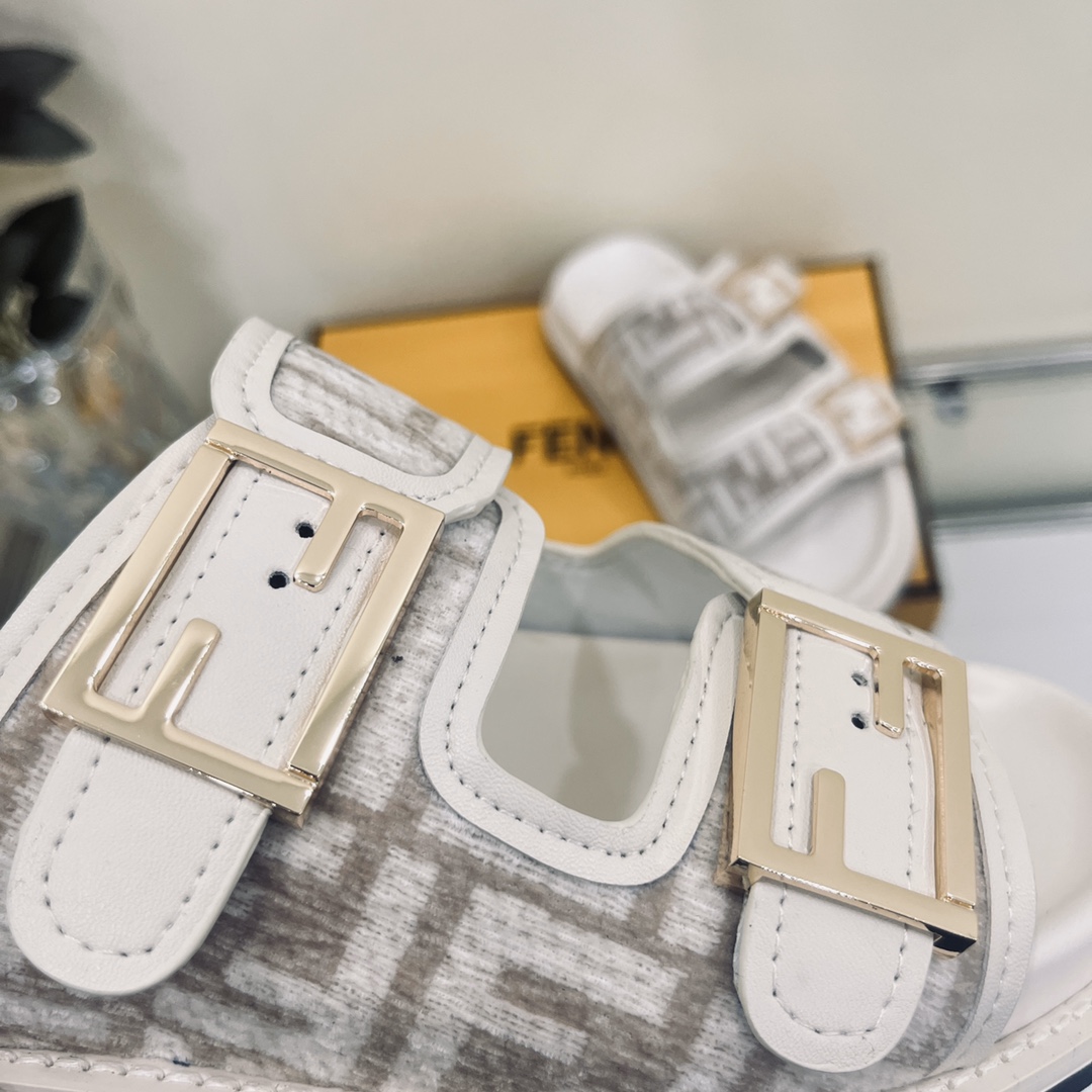 Fendi Feel Slides - 