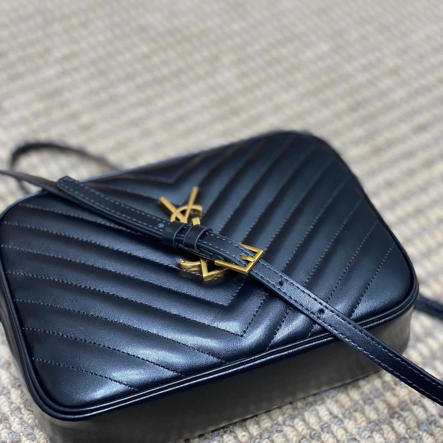Saint Laurent Lou Tassel Camera Bag  (23x16x6cm) - 
