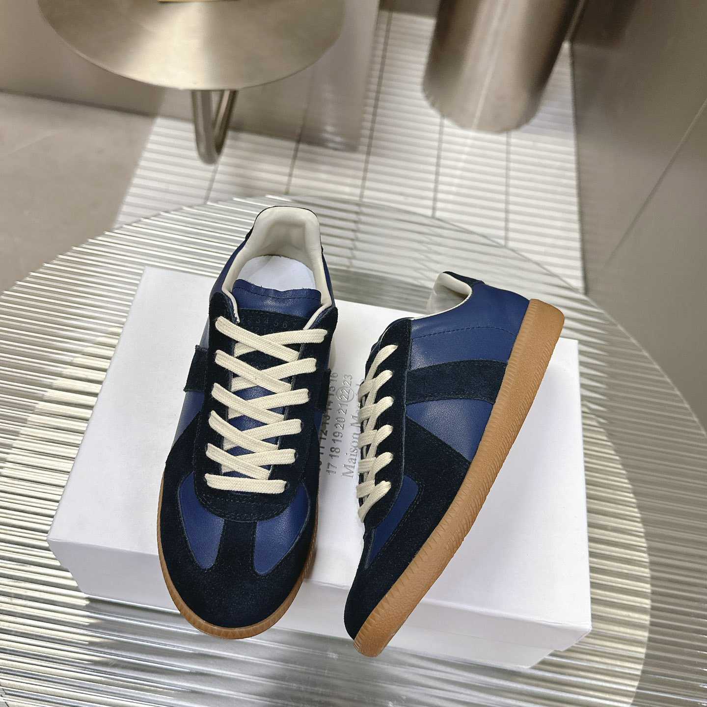 Maison Margiela Paint Replica Low-top Sneakers - 