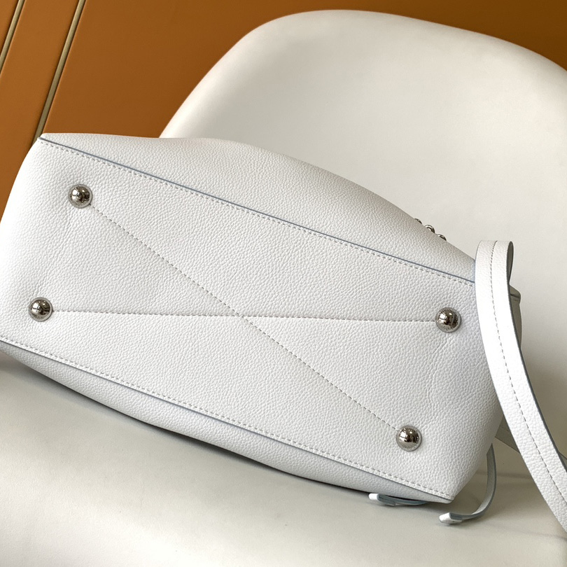 Louis Vuitton Bella Tote  M11733 - 