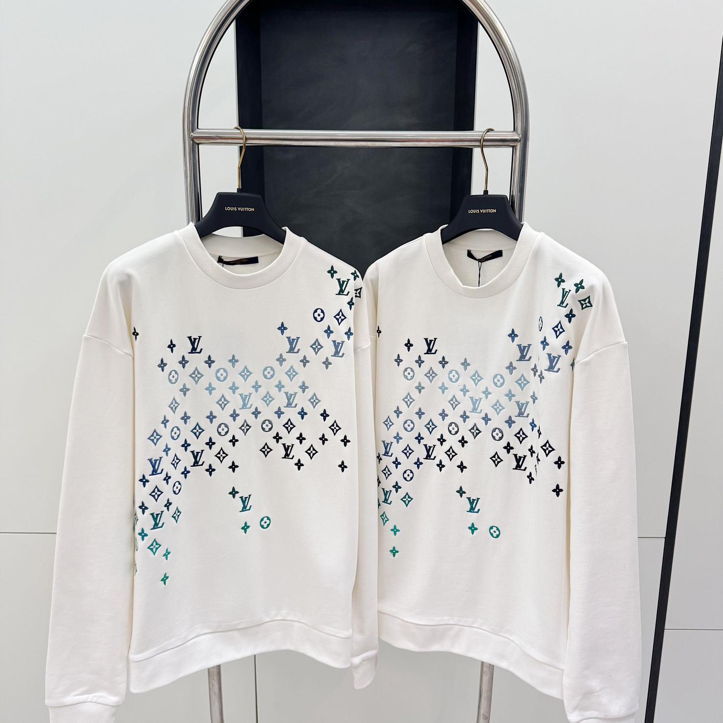 Louis Vuitton Monogram Sweatshirt - 
