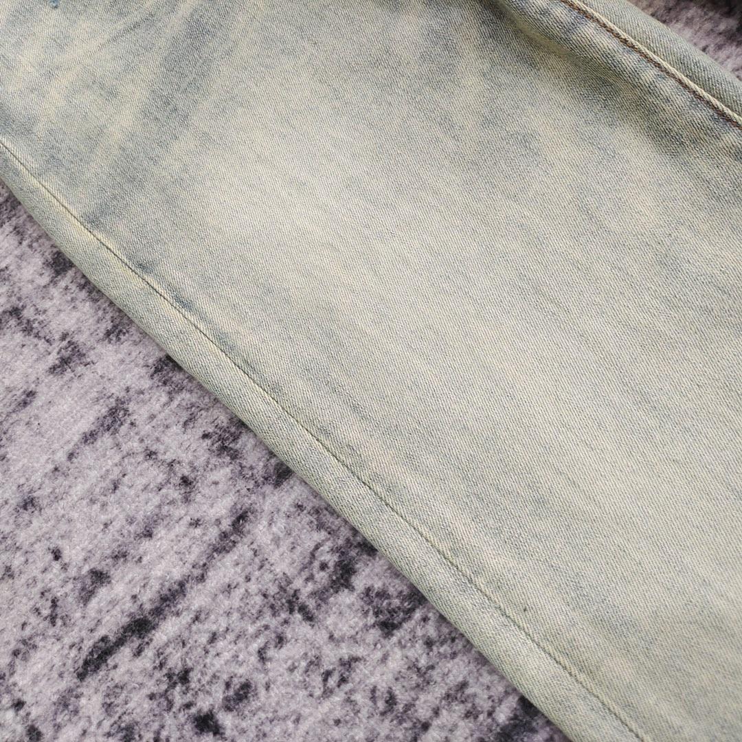 Amiri Slim Fit Jeans    678 - 