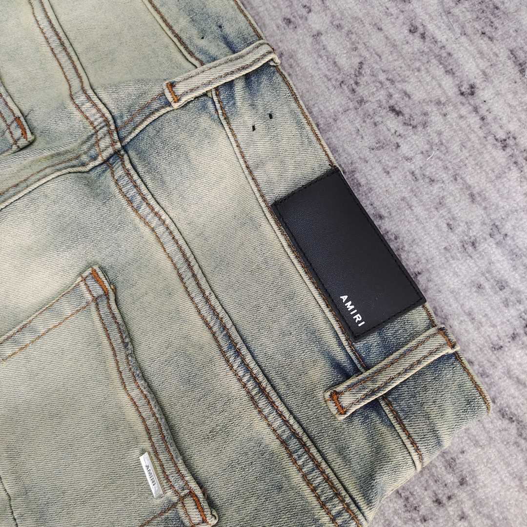 Amiri Slim Fit Jeans    678 - 
