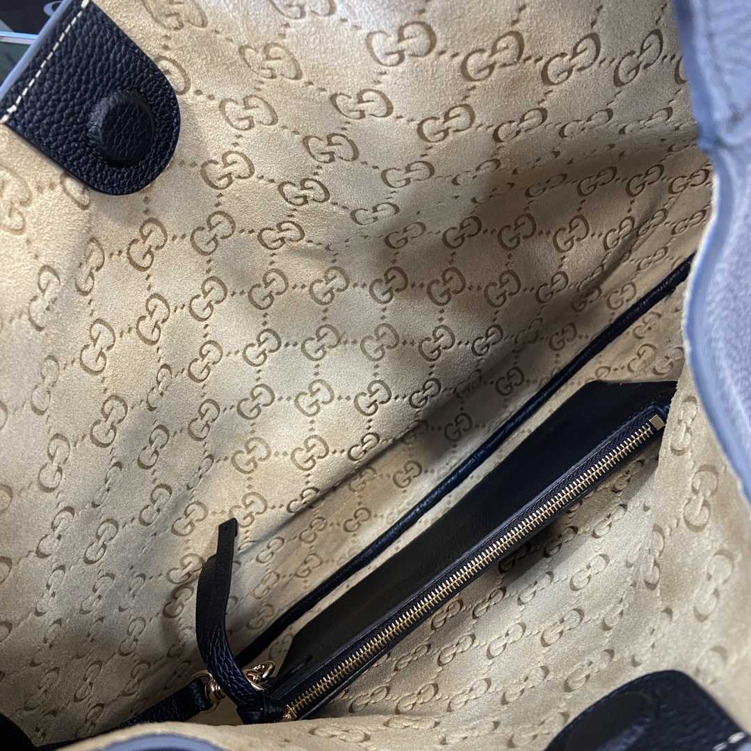 Gucci B Medium Shoulder Bag - 
