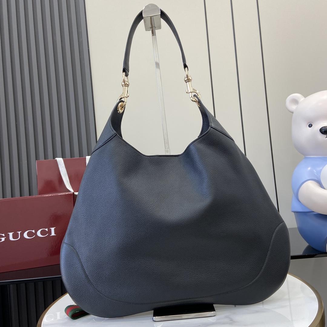 Gucci B Medium Shoulder Bag - 
