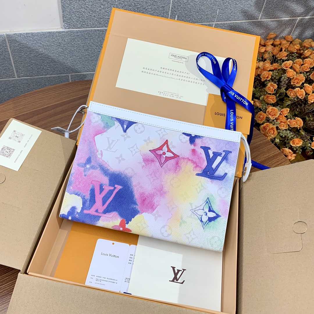 Louis Vuitton Pochette Voyage Monogram Watercolor  26x20x5cm - DesignerGu