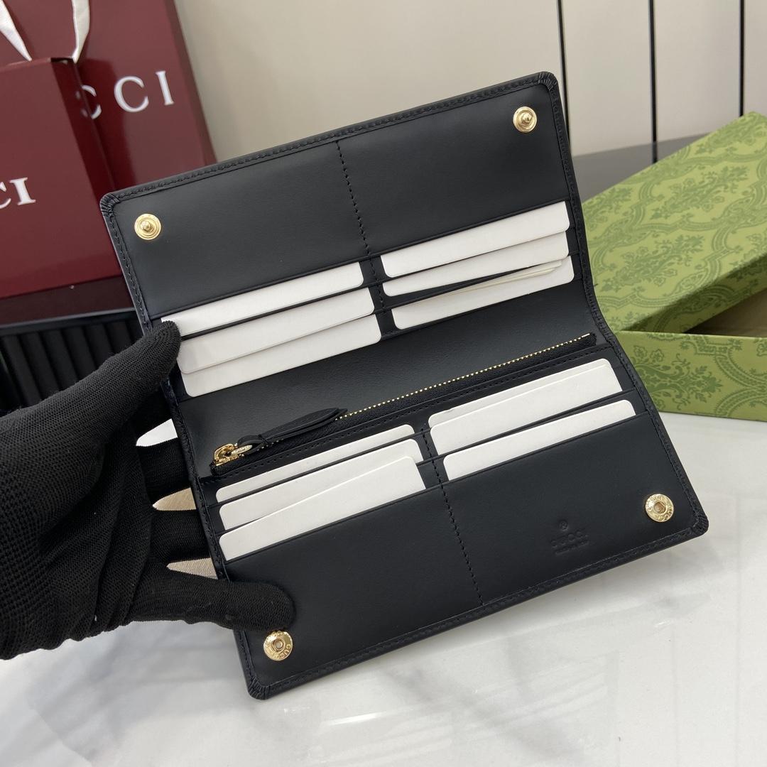 Gucci GG Emblem Continental Wallet   - 
