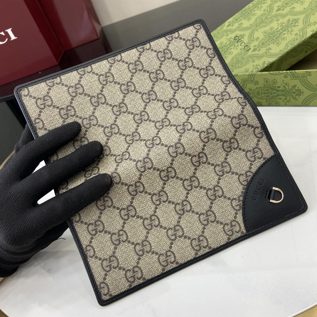 Gucci GG Emblem Continental Wallet   - 