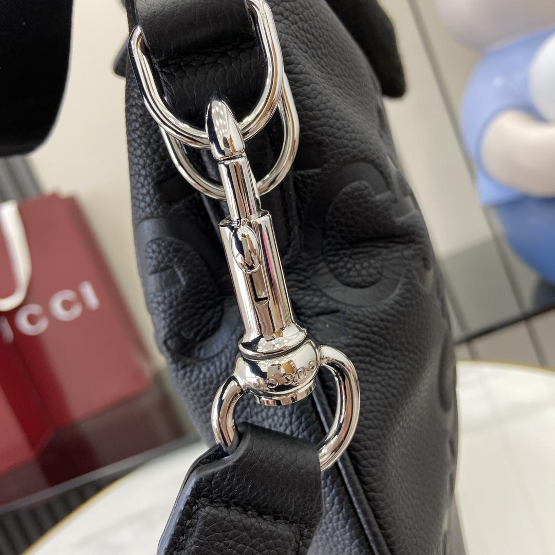 Gucci B Small Crossbody Bag - 